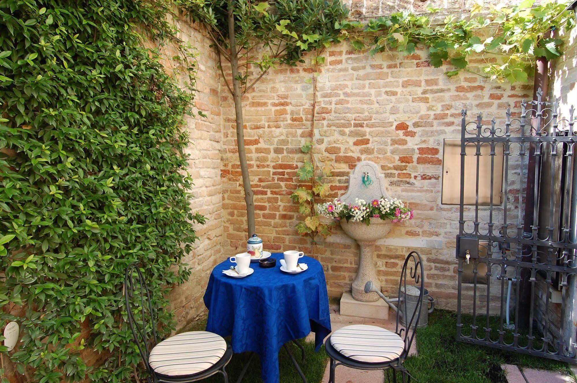 Santa Margherita Guest House Венеция Екстериор снимка